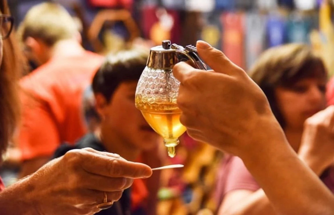 A honey dispenser